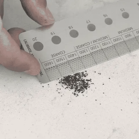 Kruve Brewler Messwerkzeug für gemahlenen Kaffee und Rohkaffee