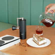 Laden Sie das Bild in den Galerie-Viewer, Timemore Chestnut C3 ESP Pro Kaffeemühle - S2C Mahlwerk