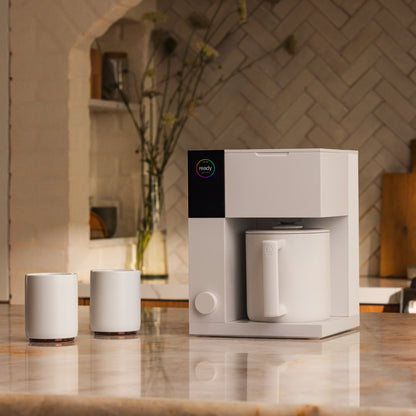 Fellow Aiden Precision Coffee Maker Kaffeemaschine Matt-Weiß 1,5 l, mit Fellow Monty Tassen