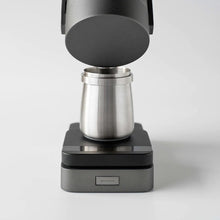 Laden Sie das Bild in den Galerie-Viewer, Acaia Orbit Single Dose elektrische Kaffeemühle mit Acaia Lunar und Dosierbecher M