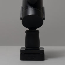 Laden Sie das Bild in den Galerie-Viewer, Acaia Orbit Single Dose Grinder elektrische Kaffeemühle schwarz, mit schwarzem Dosierbecher und Acaia Lunar