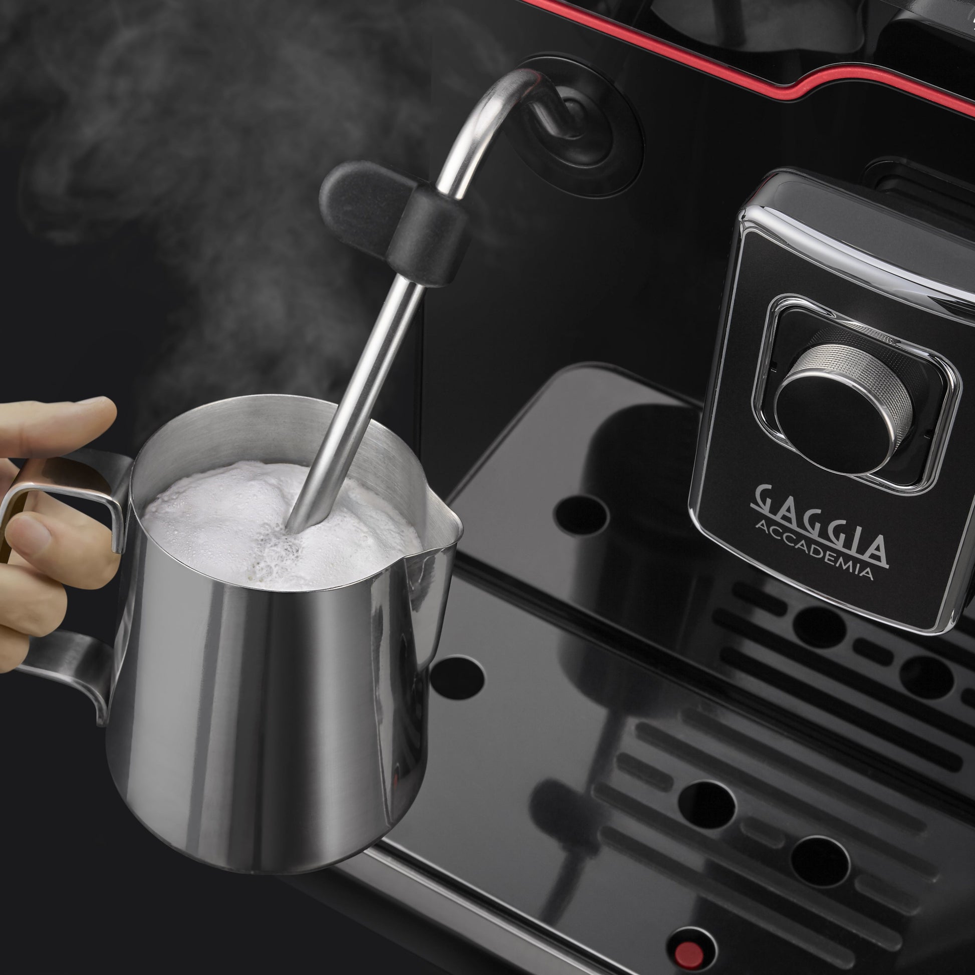 Gaggia Accademia Kaffeevollautomat Black Glass, Dampflanze zum Aufschäumen im Milk Pitcher