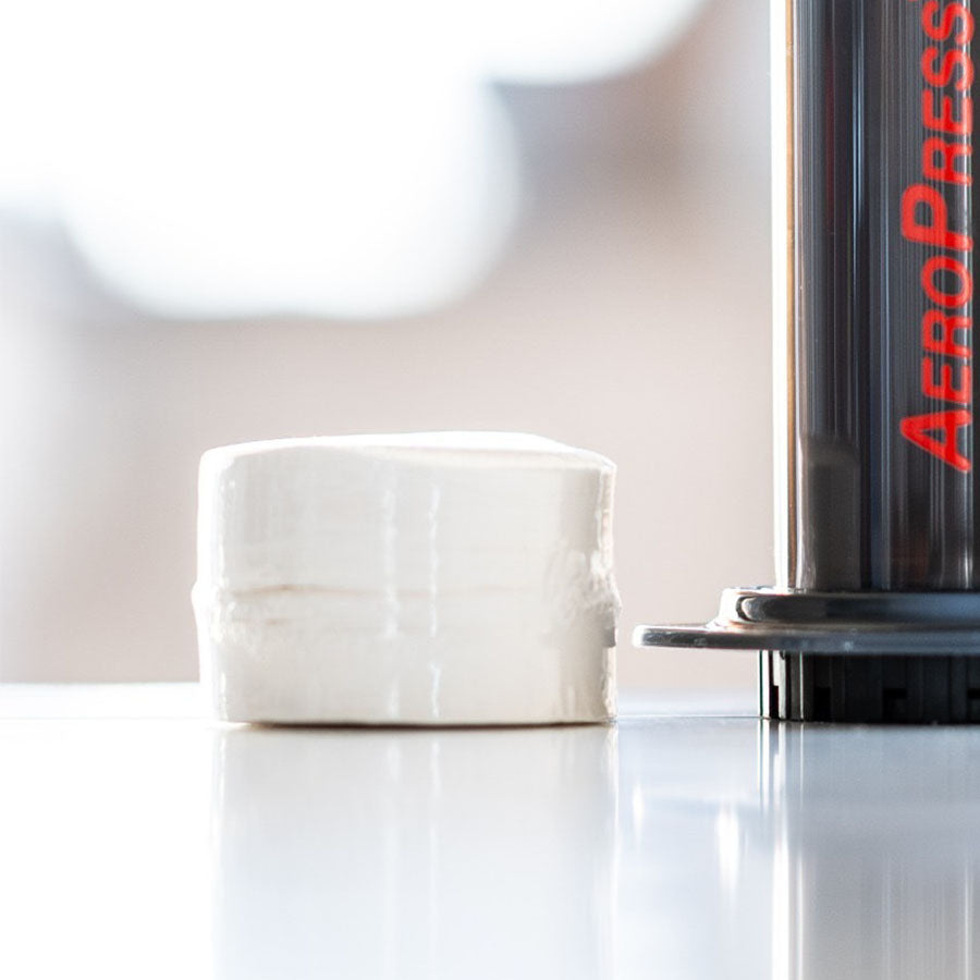 Aeropress Filter neue rote Verpackung ausgepackt