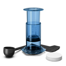 Load image into Gallery viewer, AeroPress Clear Kaffeebereiter Clear Blue, Lieferumfang