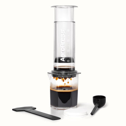 AeroPress XL Clear Coffee Maker Kaffeebereiter, inkl. Karaffe + Papierfiltern