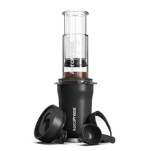 Laden Sie das Bild in den Galerie-Viewer, AeroPress Go Plus Travel System Black