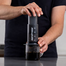 Load image into Gallery viewer, AeroPress Original Kaffeebereiter