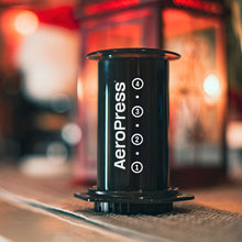 Load image into Gallery viewer, AeroPress Original Kaffeebereiter