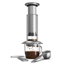 Laden Sie das Bild in den Galerie-Viewer, AeroPress Premium Coffee Press Kaffeebereiter aus Glas und Edelstahl