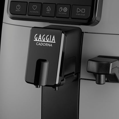 Gaggia Cadorna Prestige Over Ice Kaffeevollautomat Moonlight Grey, Nahaufnahme Tasten und Kaffeeauslauf