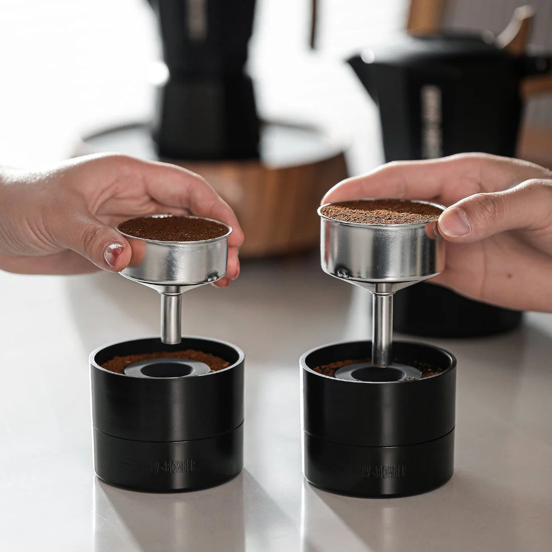 MHW-3BOMBER Cyclone Moka Pot Coffee Distributor schwarz