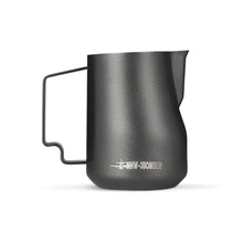 Load image into Gallery viewer, MHW-3BOMBER Turbo Milch Pitcher 350 ml matt schwarz Frontansicht