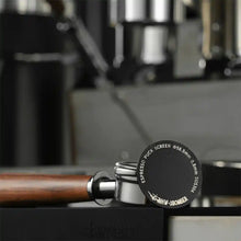 Load image into Gallery viewer, MHW-3BOMBER Espresso Puck Screen 58,5 mm Titan vor Portafilter