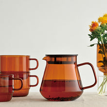 Laden Sie das Bild in den Galerie-Viewer, Hario Colors Tea &amp; Coffee Server Kanne 600ml Amber