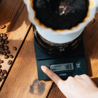 Hario V60 Drip Scale mit V60 Pour-Over Setup