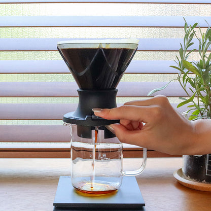 Hario V60 Handfilter Mugen x Switch Dripper Größe 02, schwarz