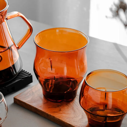 Icosa Alto Coffee Glass 330 ml Amber mit Specialty Filterkaffee
