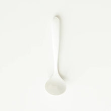 Laden Sie das Bild in den Galerie-Viewer, Origami Cupping Spoon Porzellan weiß