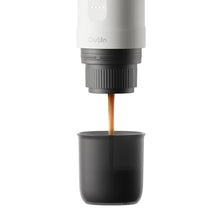 Load image into Gallery viewer, OutIn Nano tragbare elektrische Espressomaschine für unterwegs Pearl White