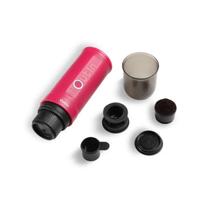 OutIn Nano tragbare elektrische Espressomaschine für unterwegs, für gemahlenen Kaffee oder Kapseln, Crimson Red