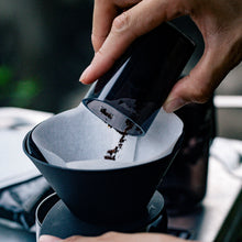 Laden Sie das Bild in den Galerie-Viewer, Zebrang Outdoor Ceramic Coffee Mill Kaffeemühle für unterwegs