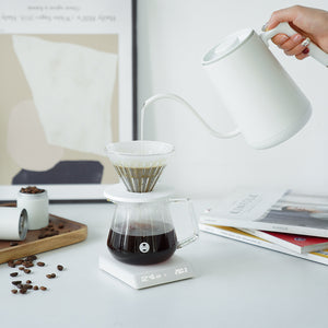 Kaffee brühen mit der Timemore Black Mirror Nano Scale weiß