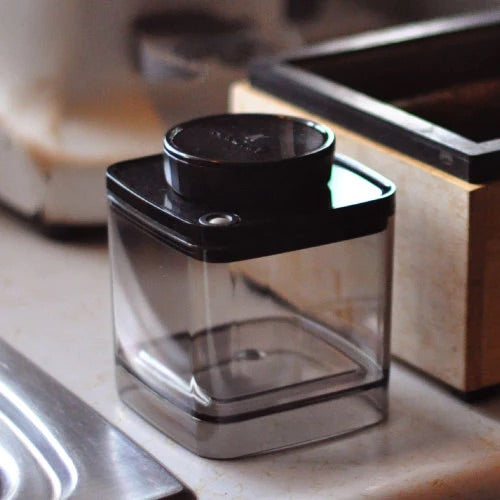Ankomn Turn-N-Seal Vakuum Bohnenbehälter Semi-Black 600 ml