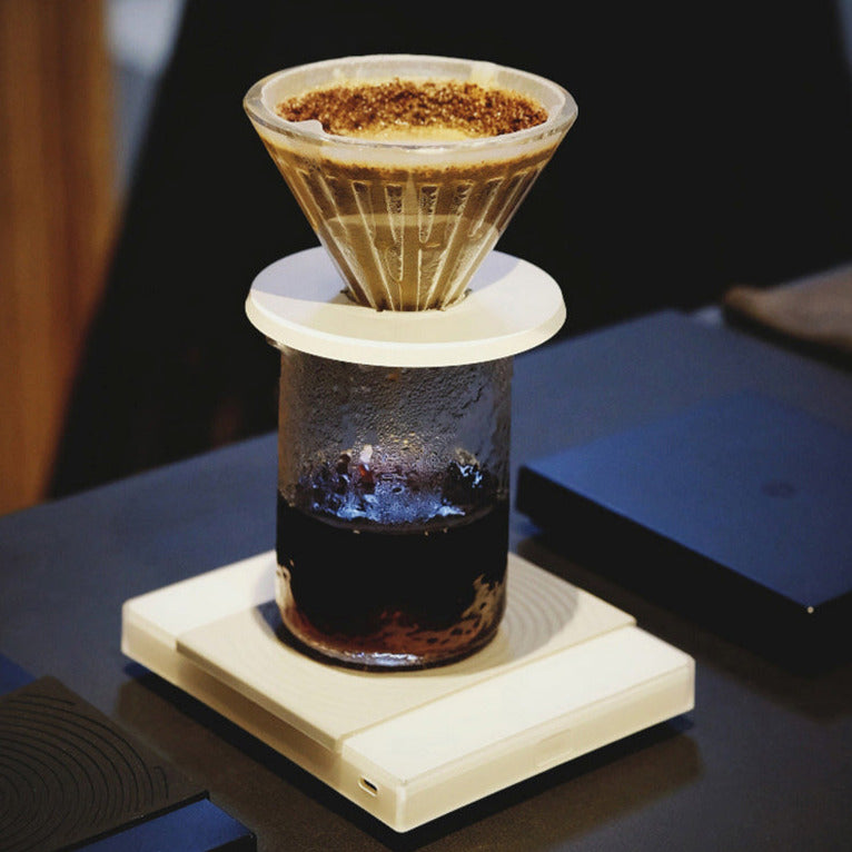 Timemore Black Mirror Basic Plus weiß mit Kanne und Dripper