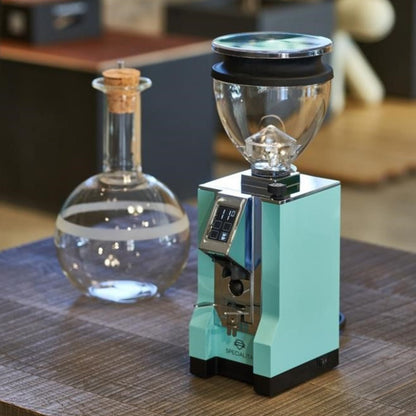 Eureka Mignon Hopper Cleaning Kit auf Eureka Mignon Mühle