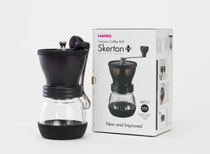Hario Skerton Plus Kaffeemühle mit Verpackung