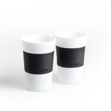 Laden Sie das Bild in den Galerie-Viewer, Moccamaster Kaffeebecher Porzellan mit Silikonrand schwarz2 Stück