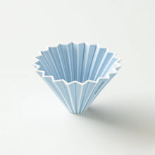 Laden Sie das Bild in den Galerie-Viewer, Origami Handfilter Dripper M Matt Blue