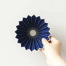 Laden Sie das Bild in den Galerie-Viewer, Origami Handfilter Dripper M Navy