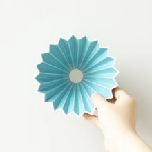 Laden Sie das Bild in den Galerie-Viewer, Origami Handfilter Dripper M Turquoise