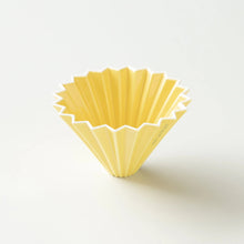 Laden Sie das Bild in den Galerie-Viewer, Origami Handfilter Dripper M Yellow