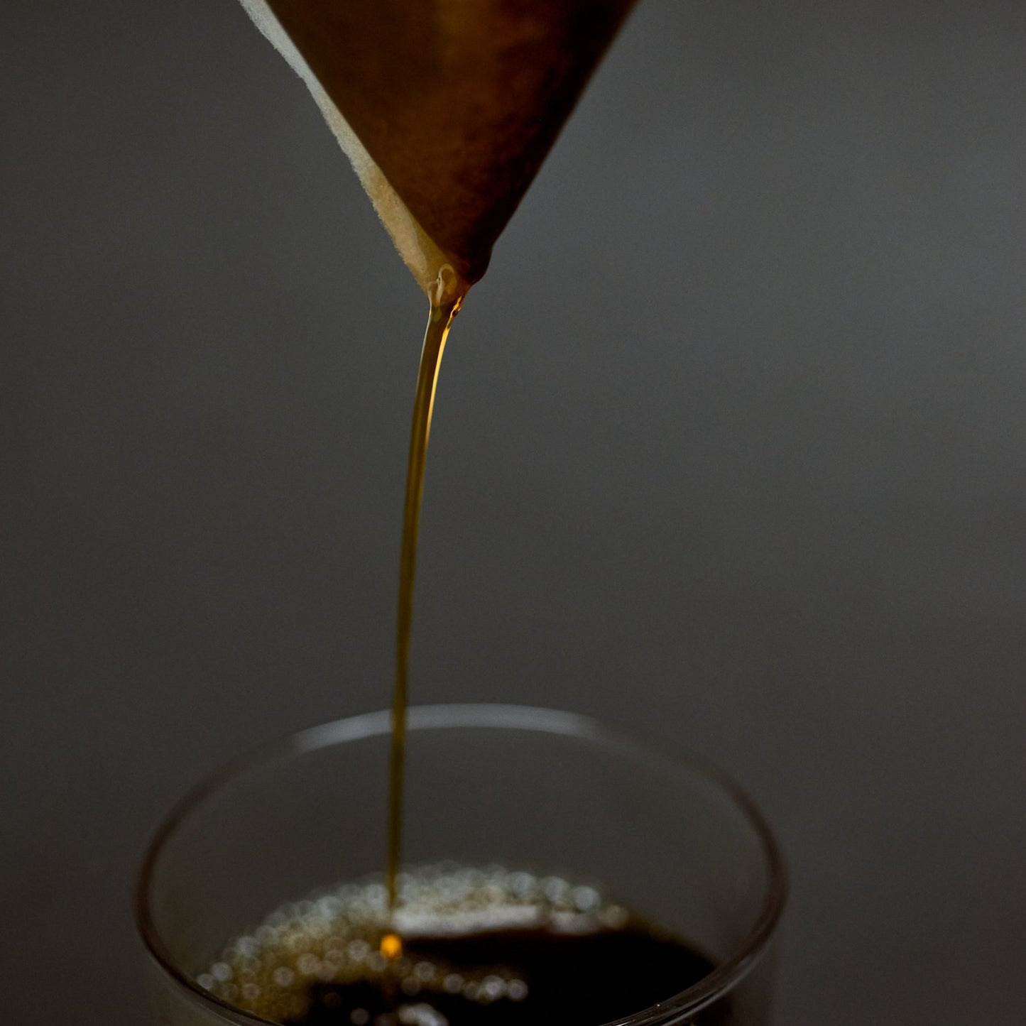 Sibarist FAST Cone Papierfilter in Benutzung