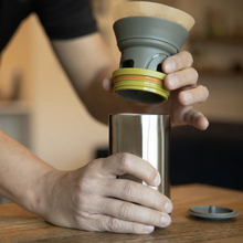 Load image into Gallery viewer, Wacaco Cuppamoka Pour Over Coffee Maker Zubereitung