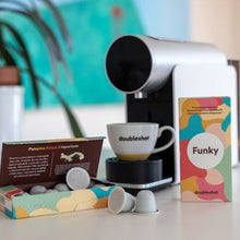 Laden Sie das Bild in den Galerie-Viewer, Doubleshot Funky Kaffeekapseln mit Morning Kapselmaschine
