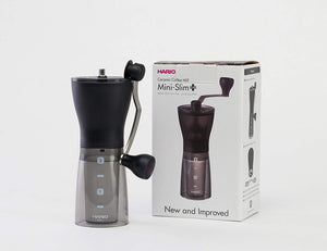 AeroPress Kaffeebereiter und Kaffeemühle Hario Mini Slim Plus - Barista Set